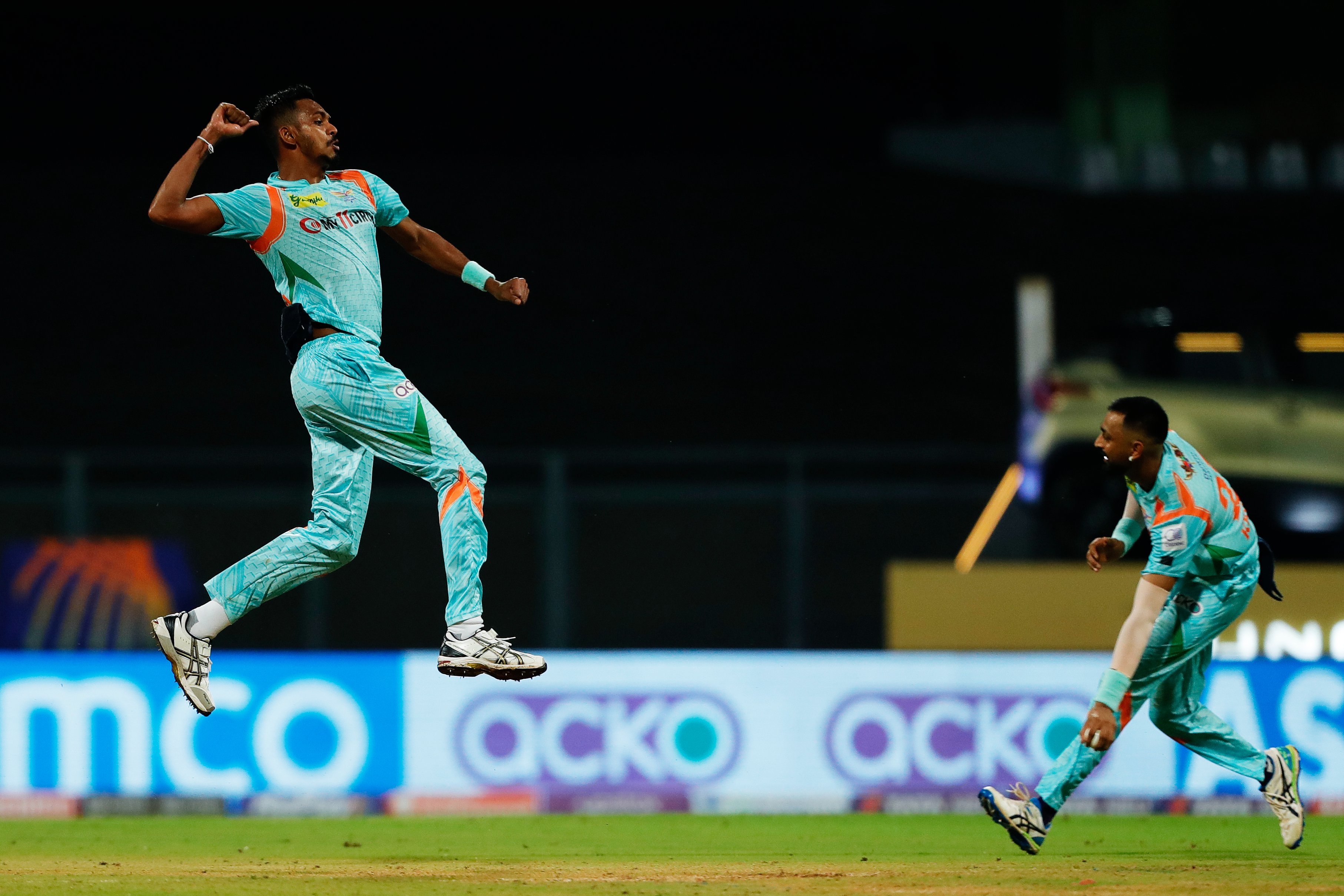 Dushmantha Chameera bowled a brilliant yorker to dismiss Vijay Shankar
