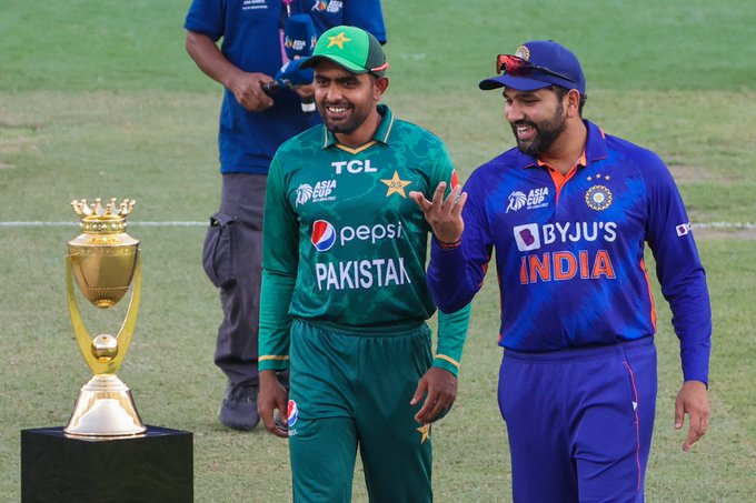 Pakistan team's comedy of errors in the last over has meant India have put on a commendable total of 181 leaving the match on an ever keel