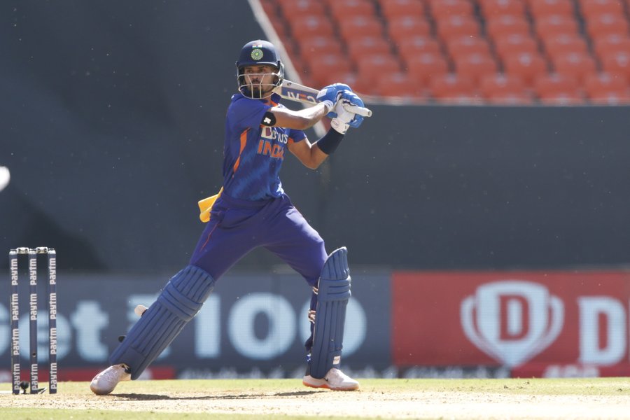 Gautam Gambhir is of the opinion that Shreyas Iyer can replace Cheteshwar Pujara in Test squad