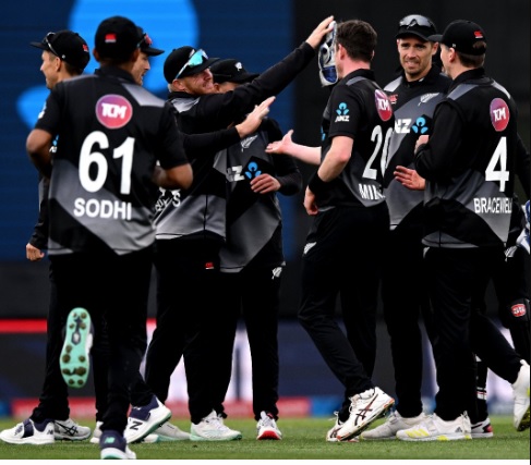 New Zealand beat Pakistan by 48 runs
