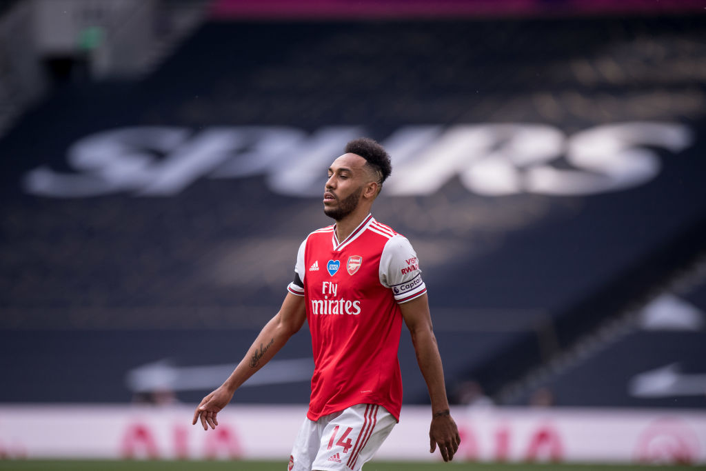 Aubameyang completes move to Barcelona