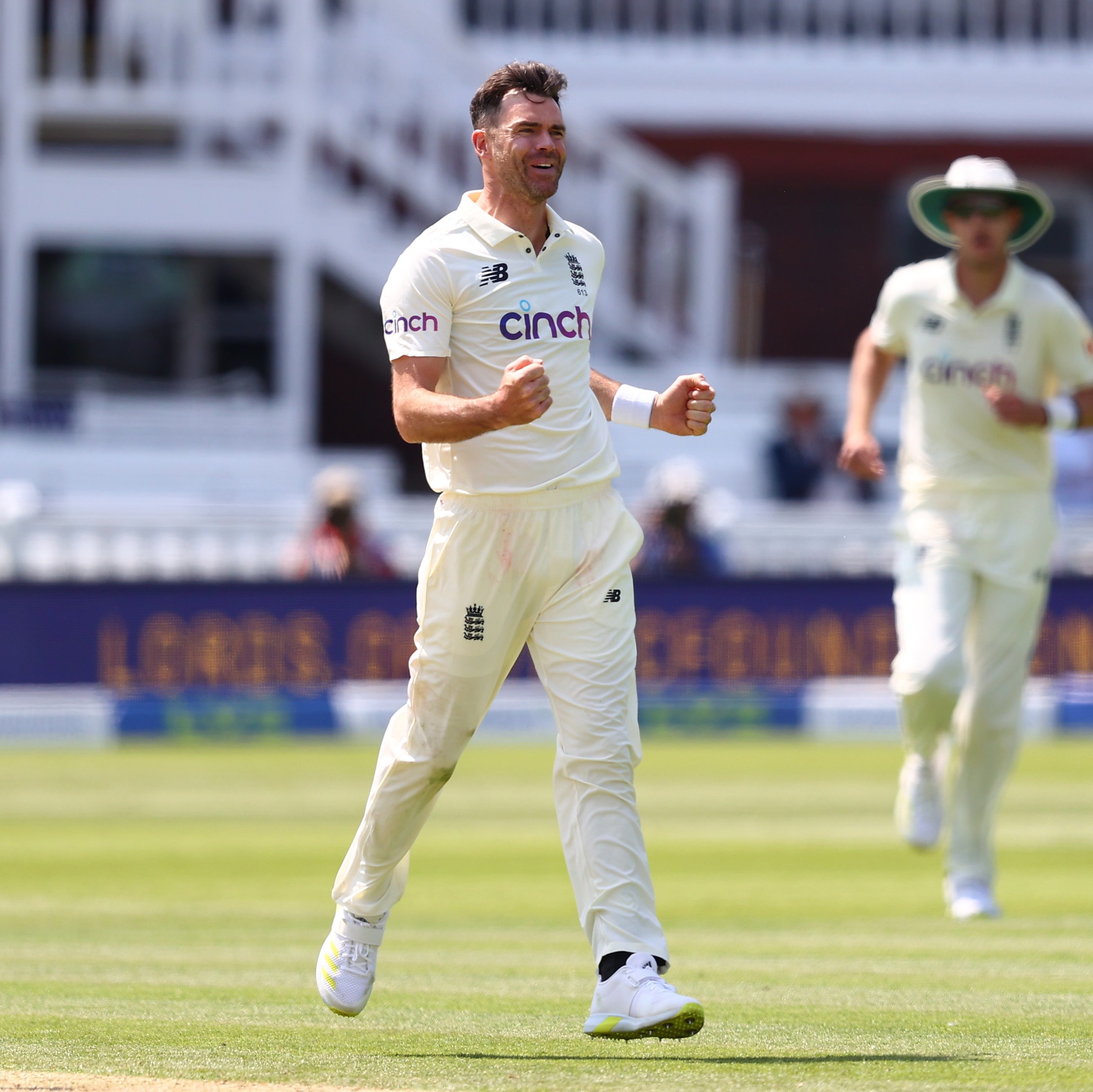 Anderson gets Kohli