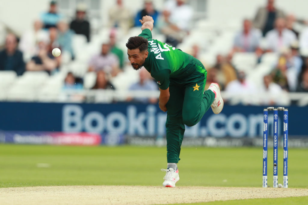 VIDEO | Frustrated Mohammad Amir lashes out at careless Mohammad Hasnain for missing David Warner catch