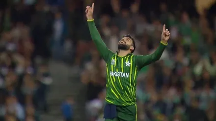 ICC World T20 | Twitter reacts as Pakistan win by 33 runs against South Africa in rain-curtailed game