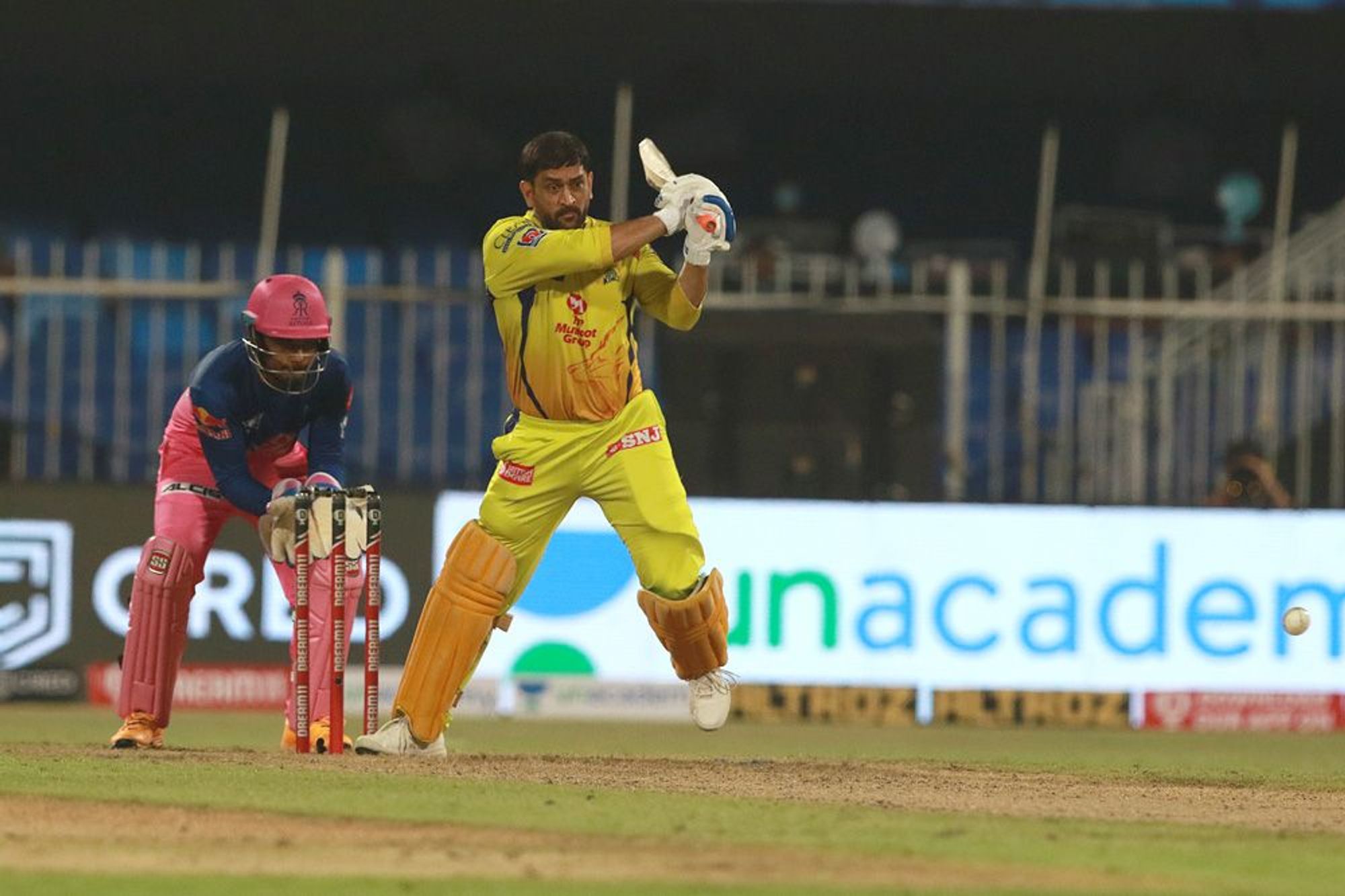 Gambhir slammed Dhoni for his approach