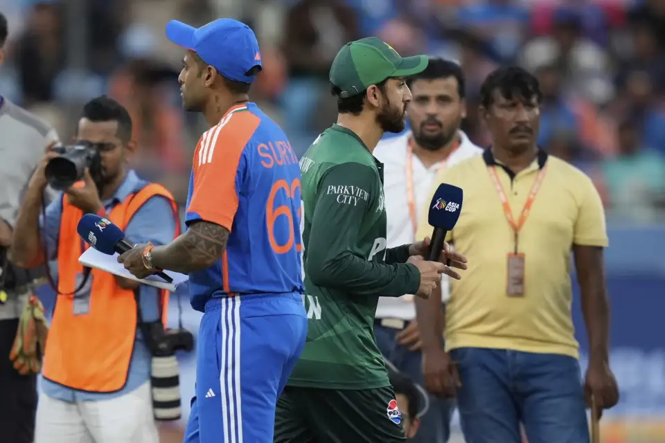 SKY and Salman Agha Ali maintained a no-handshake policy at the Asia Cup toss in Dubai on Sunday