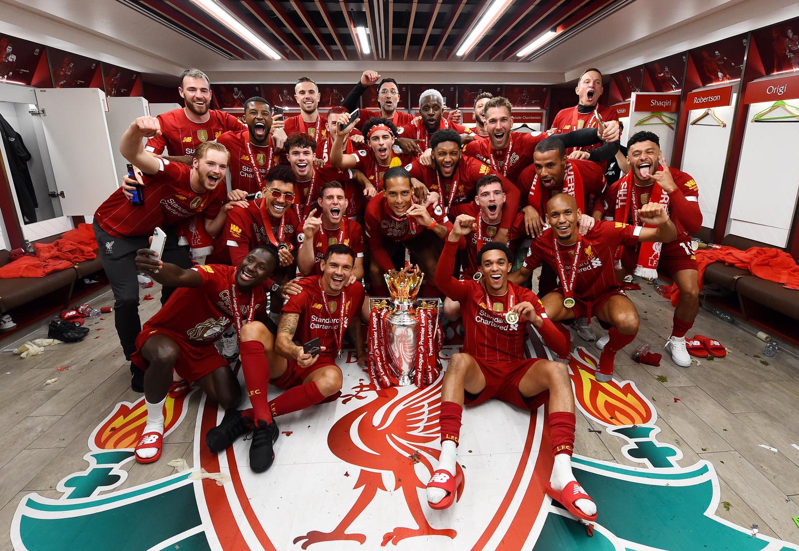 Ferdinand praises Liverpool