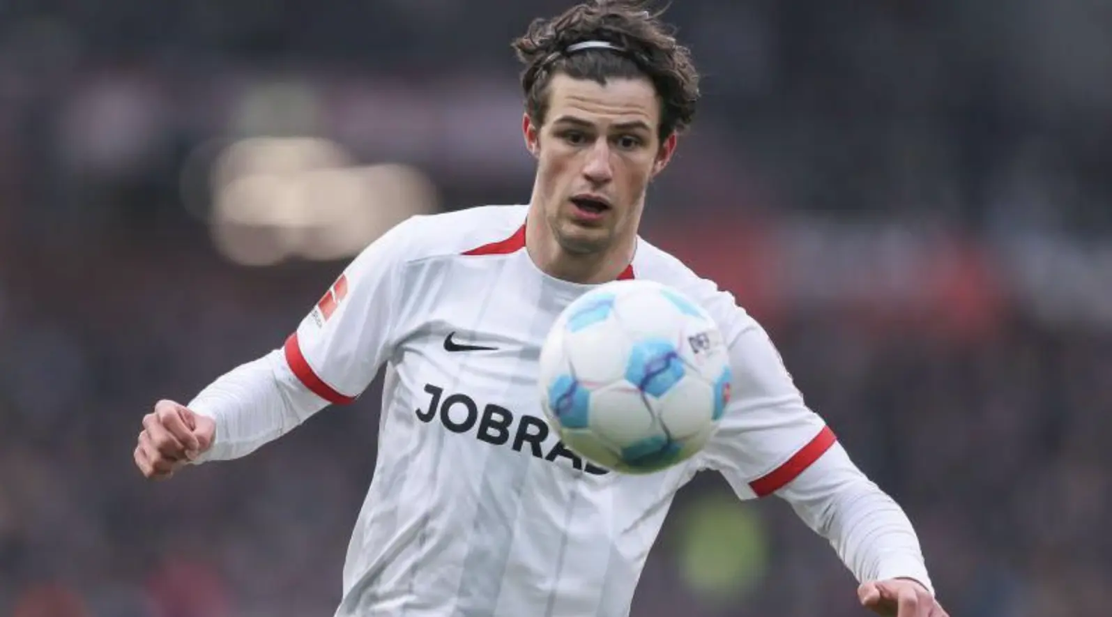 David Moyes Targets Merlin Rohl to Strengthen Everton Midfield.
