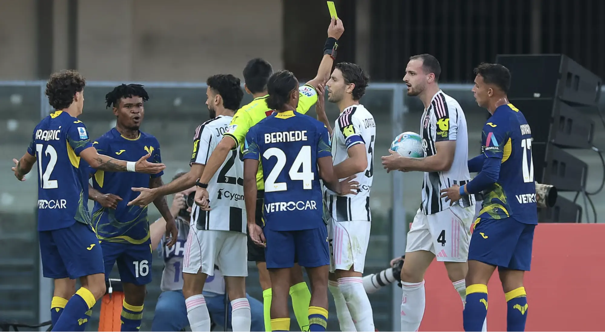 Juventus Held to 1-1 Draw by Hellas Verona After Controversial Refereeing.