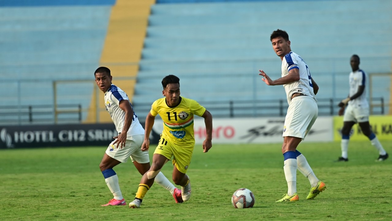 Real Kashmir and Sudeva Delhi players in action.
